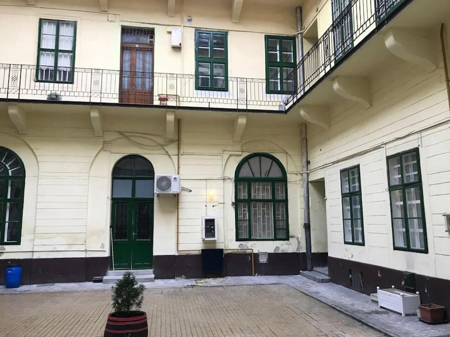 Stylish Apartment In Central Budapest - Perfect For Couples, Groups And Sightseers *